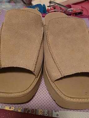 Women's Suede Slide Sandals - Tan